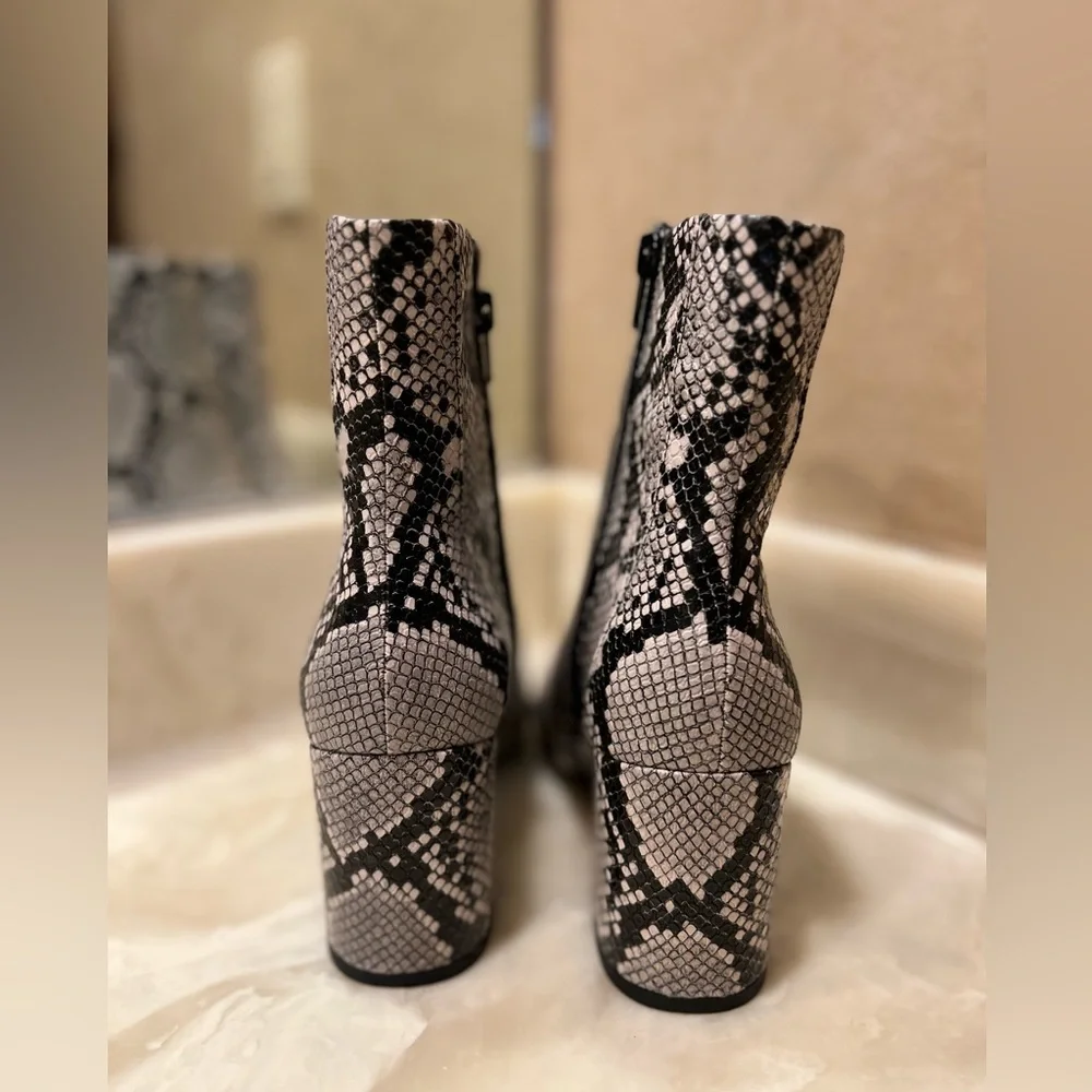NEW AQUA Womens Beige Snake Print Padded Marlo Pointed Toe Block Heel Boot sz 7 - Picture 4 of 9